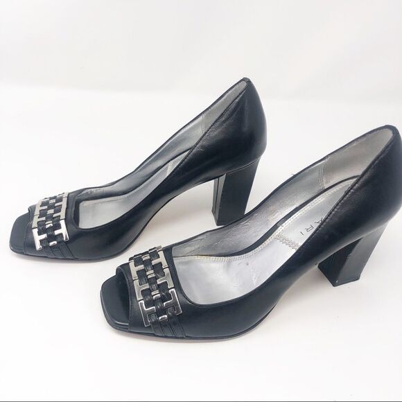 TAHARI | Black Open Toe Heels w/ Chain Accent 6.5 - Picture 3 of 8